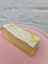 Load image into Gallery viewer, Lemon blondie
